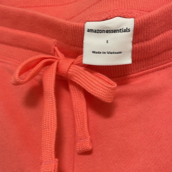 6 pair athletic pant bundle for $8 - Picture 11 of 12